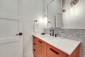 Downtown Grand Haven Condo - Walk to Boardwalk!