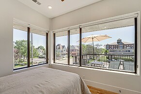 Downtown Grand Haven Condo - Walk to Boardwalk!