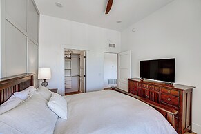 Downtown Grand Haven Condo - Walk to Boardwalk!