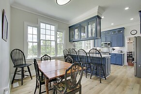 Spacious Countryside Getaway in Lexington w/ Deck!