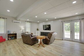 Spacious Countryside Getaway in Lexington w/ Deck!