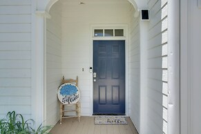 Spacious Countryside Getaway in Lexington w/ Deck!