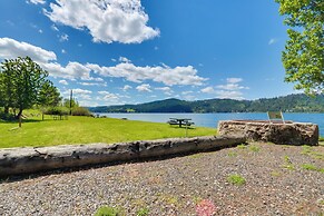 Harrison Home w/ Grill & Lake Views: Walk to Town!