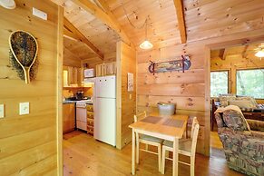 Hot Tub & On-site Trails: Secluded Marion Cabin