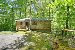 Hot Tub & On-site Trails: Secluded Marion Cabin