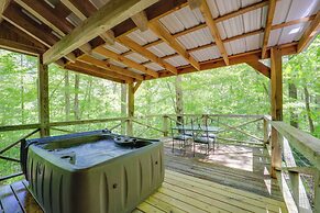Hot Tub & On-site Trails: Secluded Marion Cabin