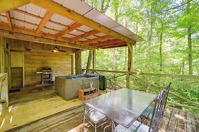 Hot Tub & On-site Trails: Secluded Marion Cabin