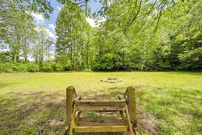 Fire Pit & Hot Tub: Dog-friendly Marion Retreat