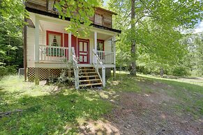 Fire Pit & Hot Tub: Dog-friendly Marion Retreat