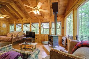 Marion Cabin w/ Hot Tub, On-site Nature Trails!