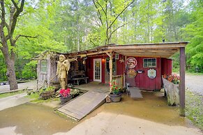 Marion Cabin w/ Hot Tub, On-site Nature Trails!