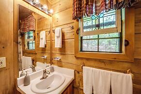 Marion Cabin w/ Hot Tub, On-site Nature Trails!