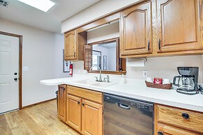 Near Boat Launch: 'hillcrest Hideaway' Grove Home