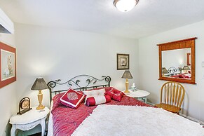 Cozy Frankfort Apartment Near Beaches & Downtown!