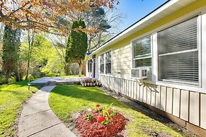 Cozy Frankfort Apartment Near Beaches & Downtown!