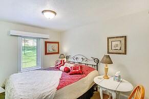 Cozy Frankfort Apartment Near Beaches & Downtown!