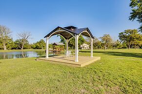 Spacious Madisonville Estate w/ Grill & Pond Views