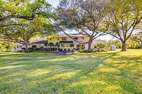 Spacious Madisonville Estate w/ Grill & Pond Views