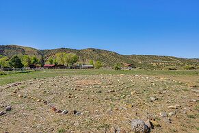 Luxury Moab Cabin: Views, Pool & Hot Tub Access!