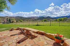 Luxury Moab Cabin: Views, Pool & Hot Tub Access!