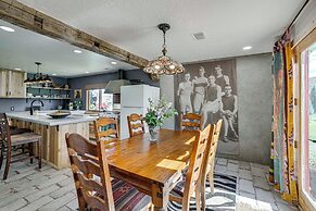 14 Mi to Main Street Moab: Cabin w/ Hot Tub Access