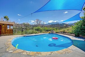 14 Mi to Main Street Moab: Cabin w/ Hot Tub Access