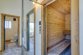 14 Mi to Main Street Moab: Cabin w/ Hot Tub Access