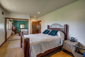 14 Mi to Main Street Moab: Cabin w/ Hot Tub Access