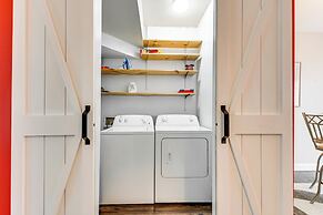 Canton Home w/ Fenced Yard: 6 Mi to Lake Allatoona