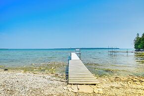 Baileys Harbor Cottage w/ Dock: Steps to Lake!