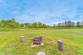 Dog-friendly Cabin Near Pymatuning Lake!