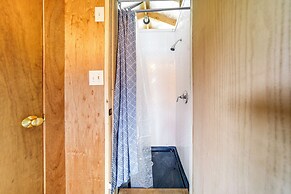 Dog-friendly Cabin Near Pymatuning Lake!