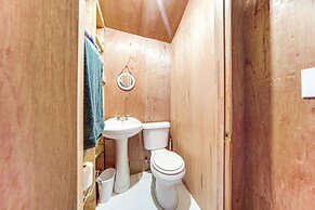 Dog-friendly Cabin Near Pymatuning Lake!