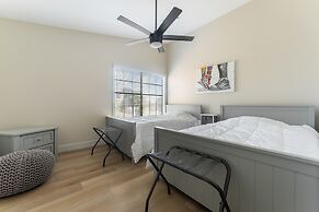 Spacious Pet Friendly 5BR with Pool In Glendale by RedAwning