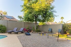 Spacious Pet Friendly 5BR with Pool In Glendale by RedAwning