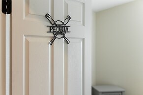 Spacious Pet Friendly 5BR with Pool In Glendale by RedAwning