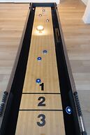 Spacious Pet Friendly 5BR with Pool In Glendale by RedAwning