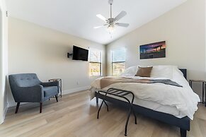 Spacious Pet Friendly 5BR with Pool In Glendale by RedAwning