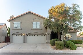 Spacious Pet Friendly 5BR with Pool In Glendale by RedAwning