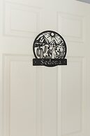 Spacious Pet Friendly 5BR with Pool In Glendale by RedAwning