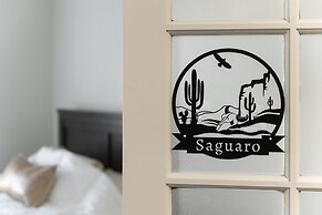 Spacious Pet Friendly 5BR with Pool In Glendale by RedAwning