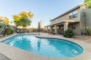 Spacious Pet Friendly 5BR with Pool In Glendale by RedAwning