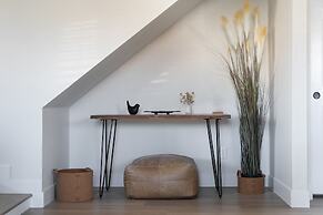 Spacious Pet Friendly 5BR with Pool In Glendale by RedAwning