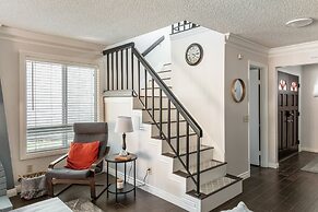 Covello 3 Br W/ Backyard North Hollywood 3 Bedroom Home by RedAwning