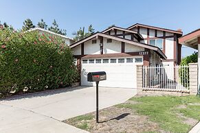 Covello 3 Br W/ Backyard North Hollywood 3 Bedroom Home by RedAwning