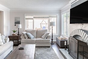 Covello 3 Br W/ Backyard North Hollywood 3 Bedroom Home by RedAwning