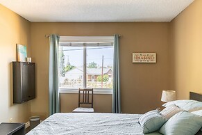 Covello 3 Br W/ Backyard North Hollywood 3 Bedroom Home by RedAwning