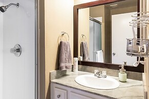 Covello 3 Br W/ Backyard North Hollywood 3 Bedroom Home by RedAwning