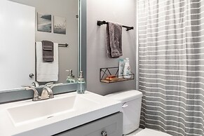 Covello 3 Br W/ Backyard North Hollywood 3 Bedroom Home by RedAwning