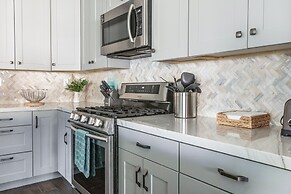 Covello 3 Br W/ Backyard North Hollywood 3 Bedroom Home by RedAwning